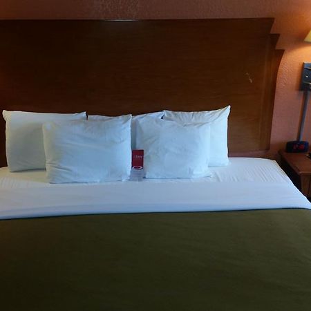 Econo Lodge Mcpherson Exterior foto